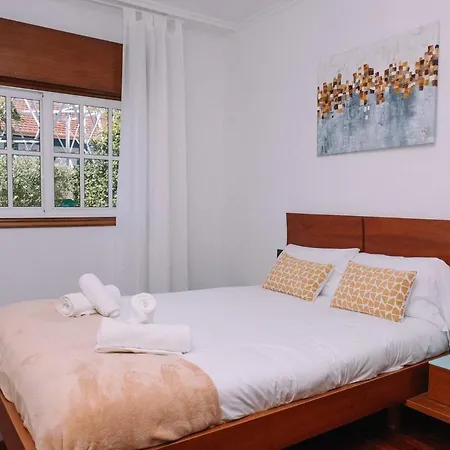 Bella Y Calida Cerca De By * 比戈