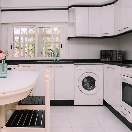 Bella Y Calida Cerca De By 比戈