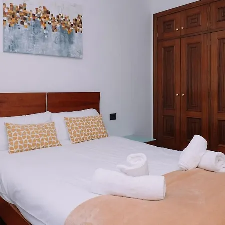 Bella Y Calida Cerca De By