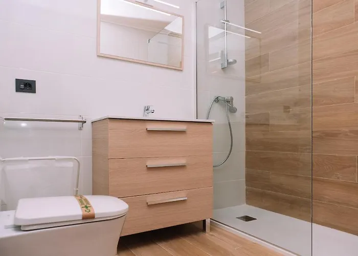 Bella Y Calida Cerca De By *