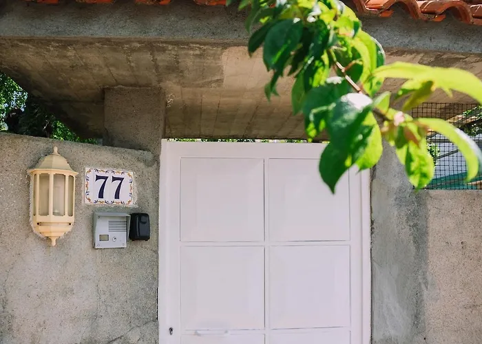 Bella Y Calida Cerca De By * Vigo